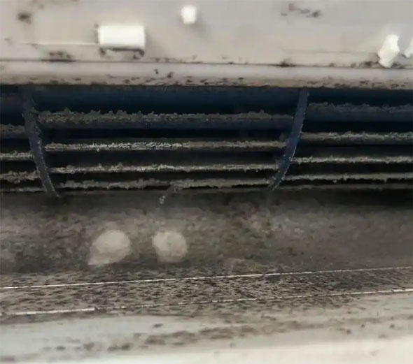 讷河空调吹的风有股烧焦味是怎么回事